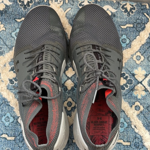 Under Armour men’s size 10 tri base sneakers trained in once. - Picture 1 of 9